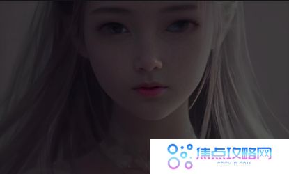“伸入她私密之处，为何如此疯狂挠痒？引人探究的神秘举动背后隐藏着什么秘密？”